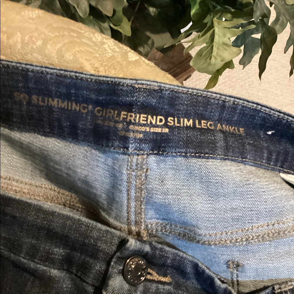 Chico’s Jeans - Picture 3 of 4